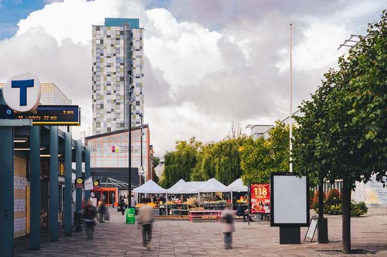 Stockholms förorter. Tensta centrum i norra Stockholm.