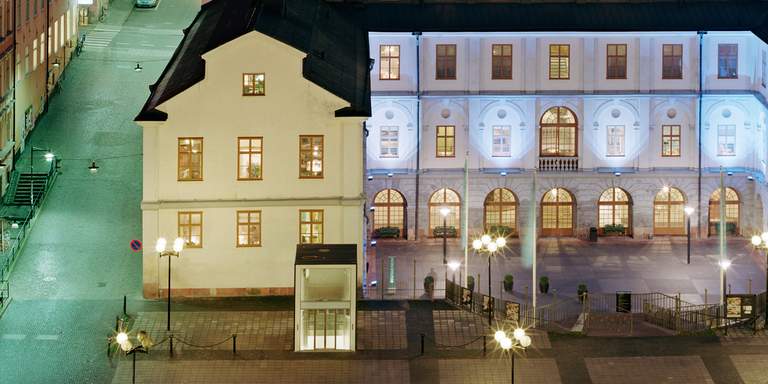 Museet är inrymt i Södra stadshusets tidigare lokaler belägna vid Ryssgården på Södermalm och visar permanenta och tillfälliga utställningar om Stockholm. Byggnaden började uppföras 1663, ritningarna gjordes av den dåvarande stadsarkitekten Nicodemus Tessin d.ä. Under renoveringen fortsätter museets aktiviteter, men på nya platser och i aktiviteter ute på stan.