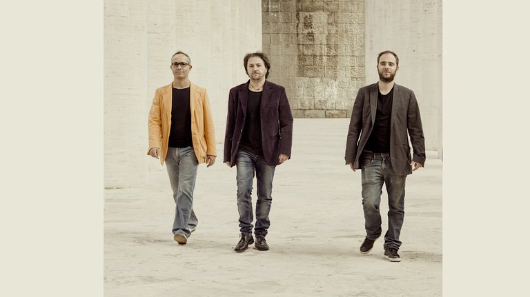 Ett foto på Andrea Bonioli Trio.