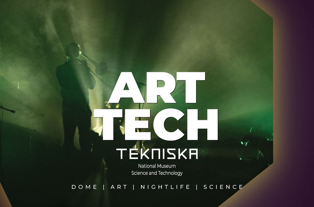 Affisch för Art Tech på Tekniska museet – siluett av musiker i grönt scenljus och rök.