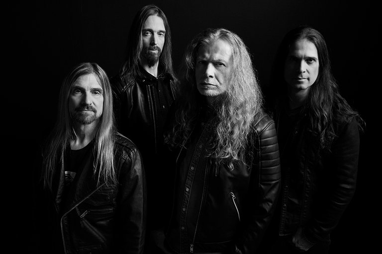 Ett foto av bandet Megadeth.