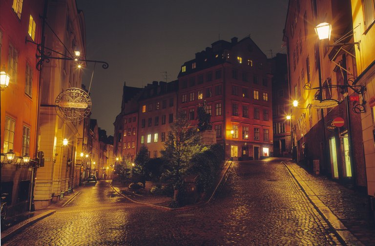 The narrow streets of the Old town at night
