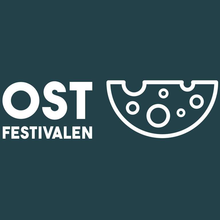"Ostfestivalen", en text och en siluett av ost i vitt på en mörkgrön bakgrund.