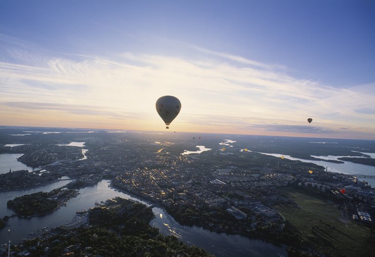 A balloon ride over the islands of Stockholm