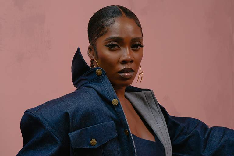 En bild på Tiwa Savage.
