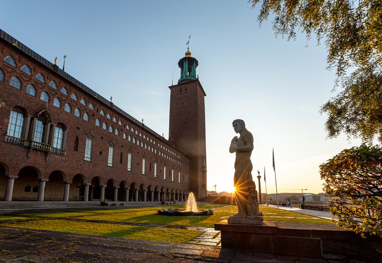 Stockholms stadshus. Soluppgång. Exteriör.