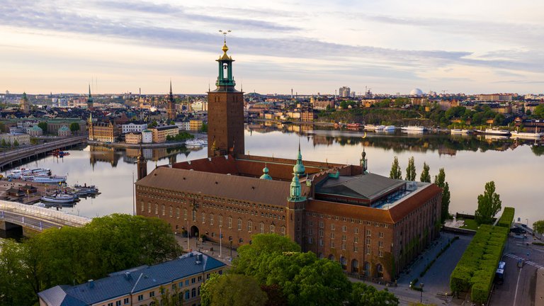 Panoramautsikt över Stockholms stadshus.