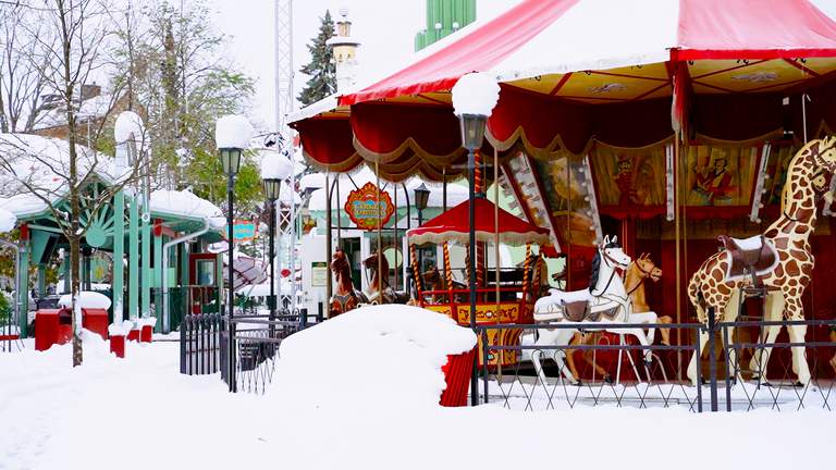 Vinter i Stockholm. Gröna Lunds Tivoli, vintertid.