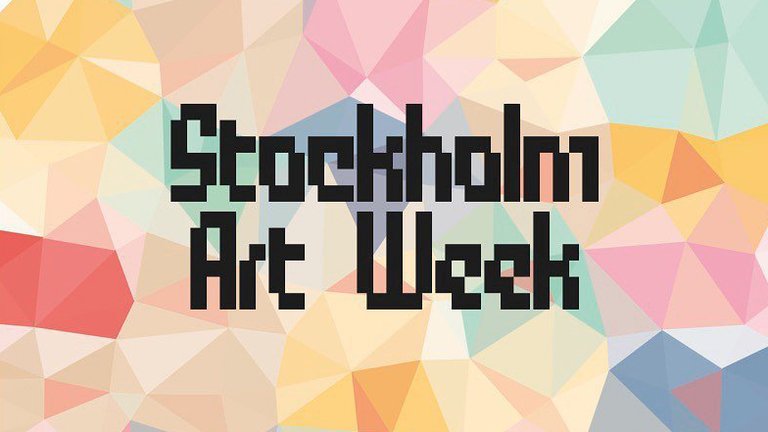 Logotyp för Stockholm Art Week. Svart text över en mosaic av ljusa färger.
