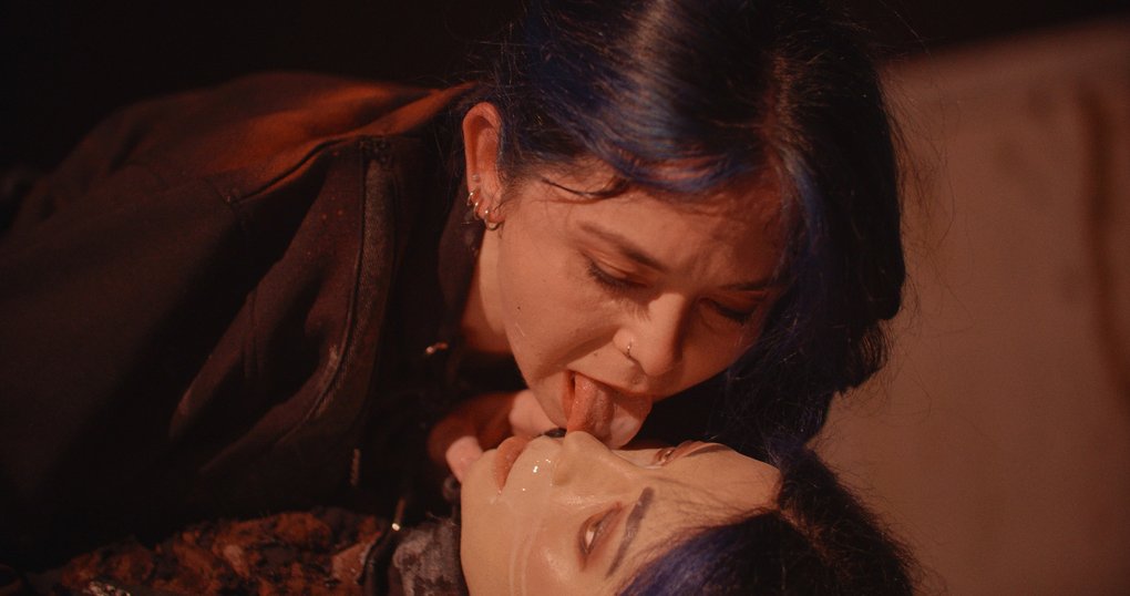 Courtney May Robertson HUNTER © Courtney May Robertson