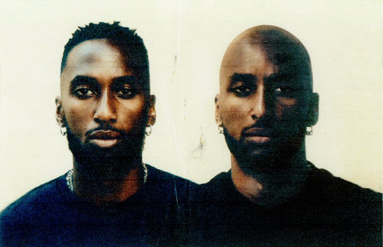 De båda medlemmarna i Deki Alem.