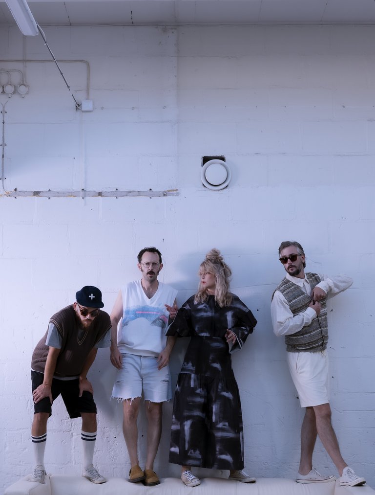 De fyra medlemmarna i Dina Ögon.