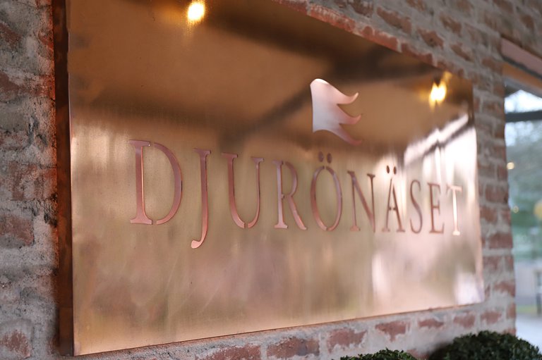 Skylt Djurönäset.