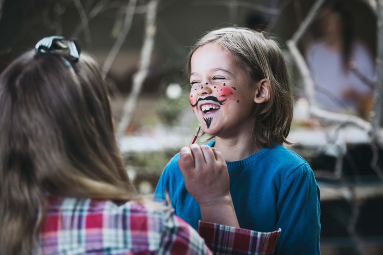 Ansiktsmålning i Skogens hus.jpg