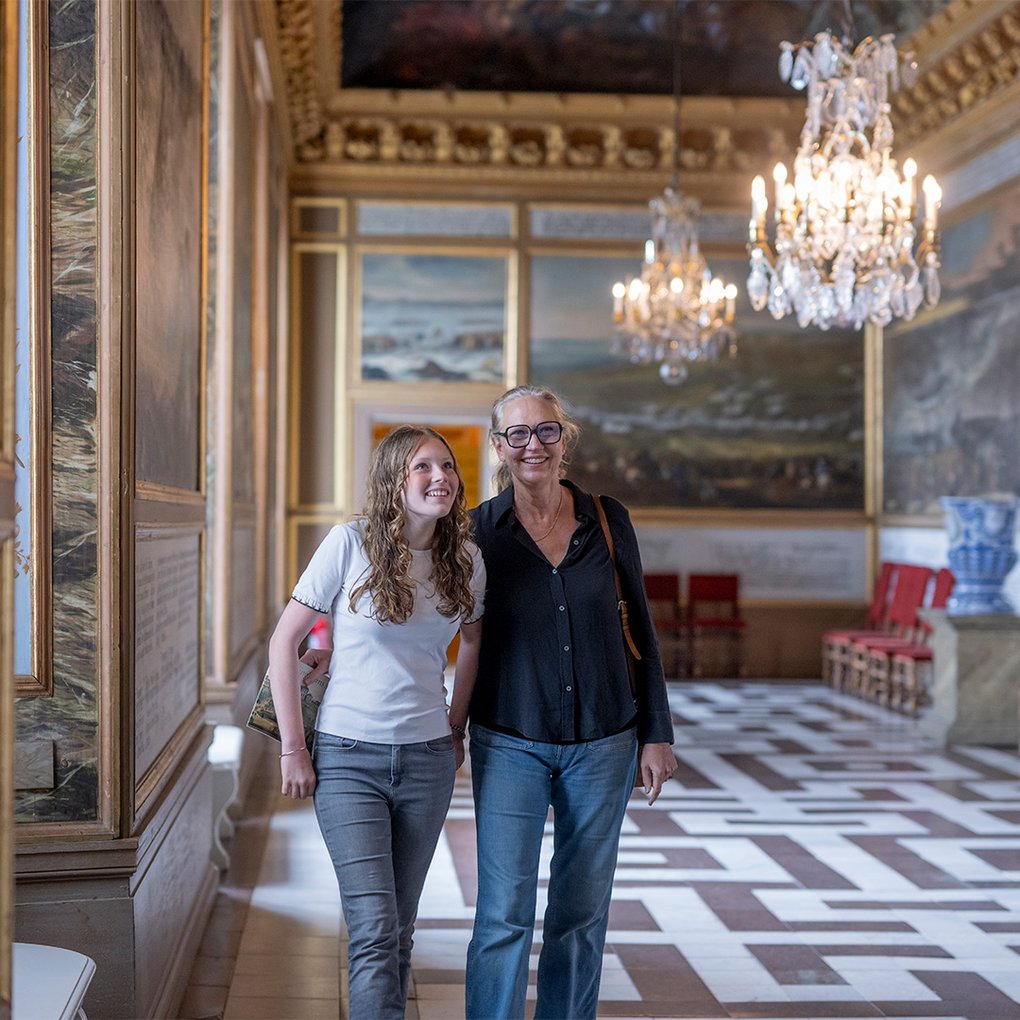 Drottningholm_mor_dotter_Kate Gabor.jpg