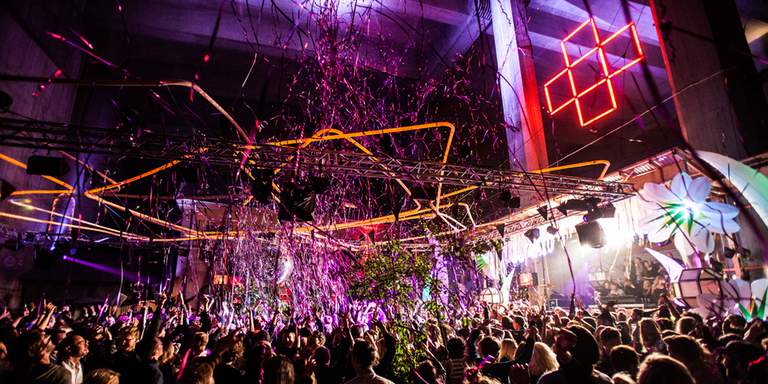 A packed dance floor during a club night at one of Stockholm’s most popular summer clubs; Trädgården. The open-air club at Södermalm frequently books some of the world’s biggest names in electronic dance music.