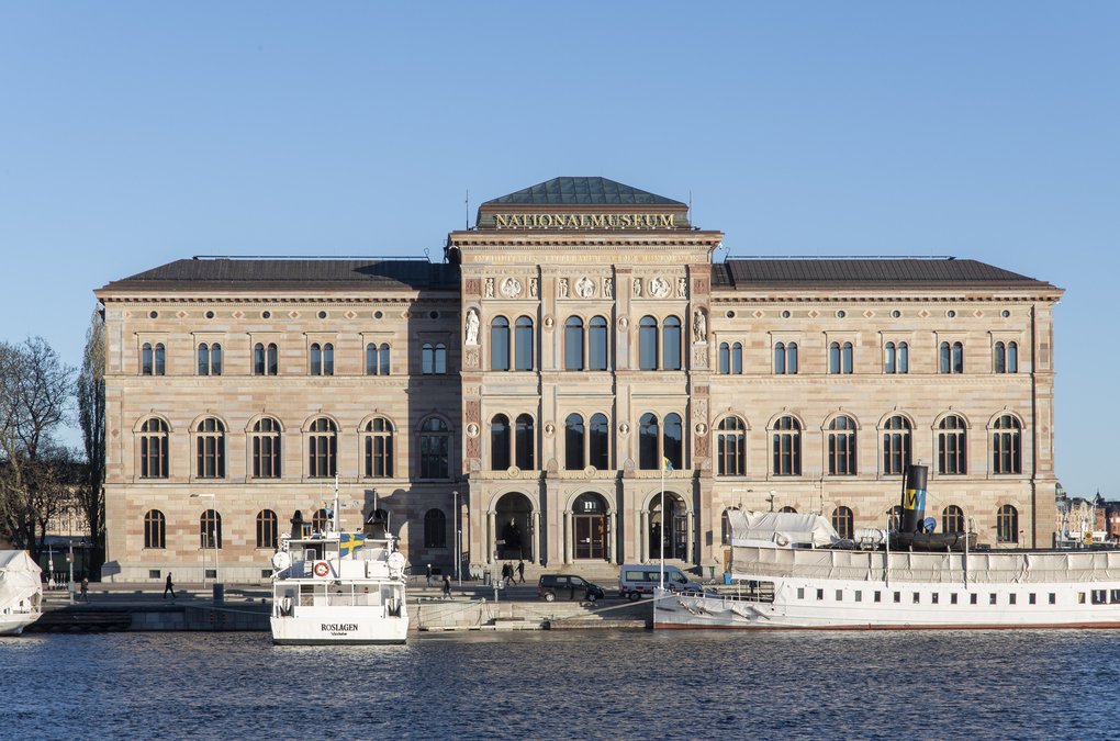 Nationalmuseum och båtar på vattnet framför museet.