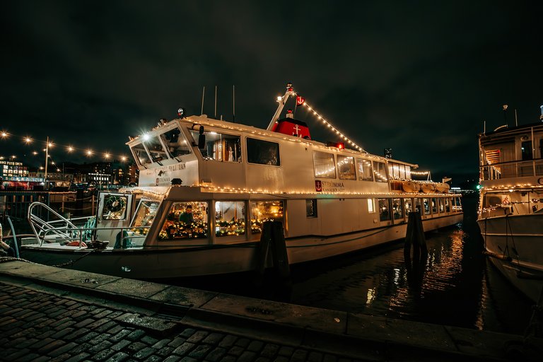 julbord_middag_ms_carl_michael_bellman_2024_amanda_jona_004