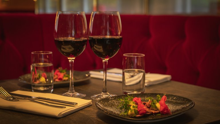 Hotel Rival Press Image