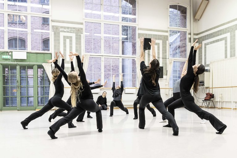 Open dance class for gymnasium at the Royal Swedish Ballet School