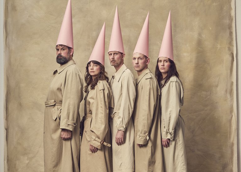 Bön för idioter Press Photo Klara G