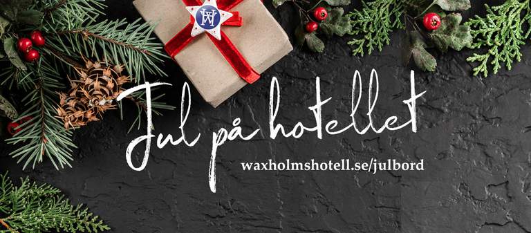 Texten "Jul på hotellet", julpynt och en julklapp.